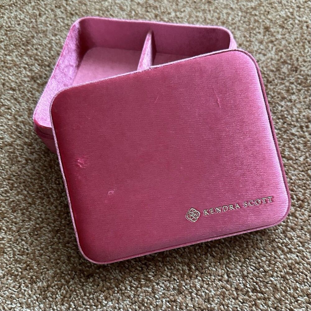 Kendra Scott Pink Velvet Jewelry Box Rectangle 6 X 5 Storage Organize Travel